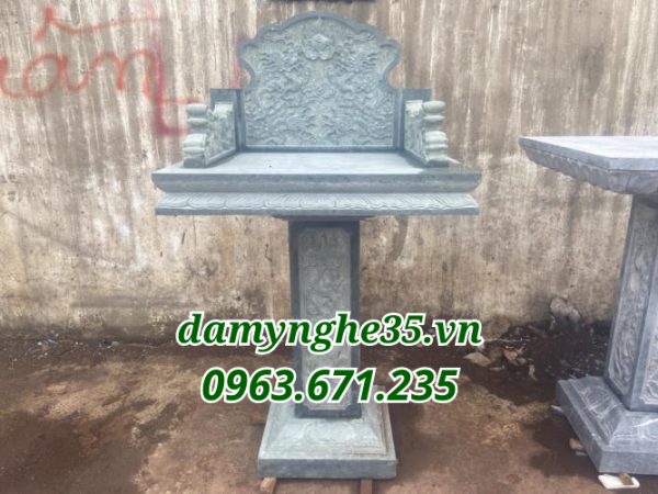 bàn thờ đá