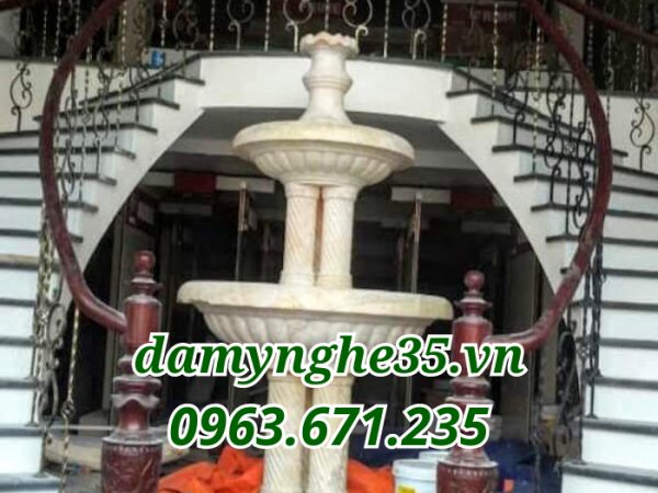 Đài phun nước đá tự nhiên