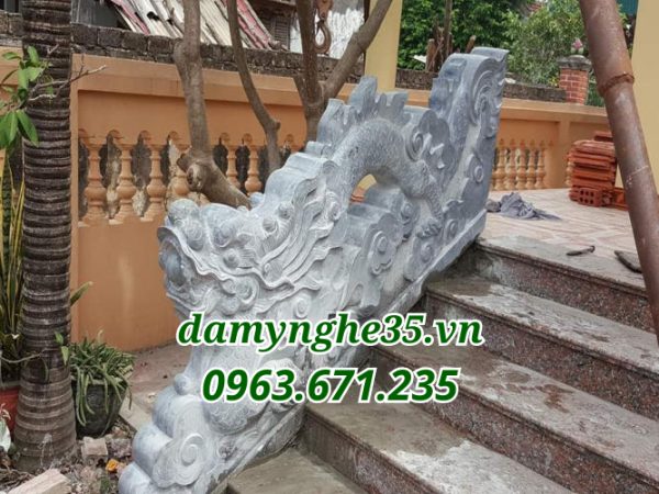 rồng đá bậc tam cấp