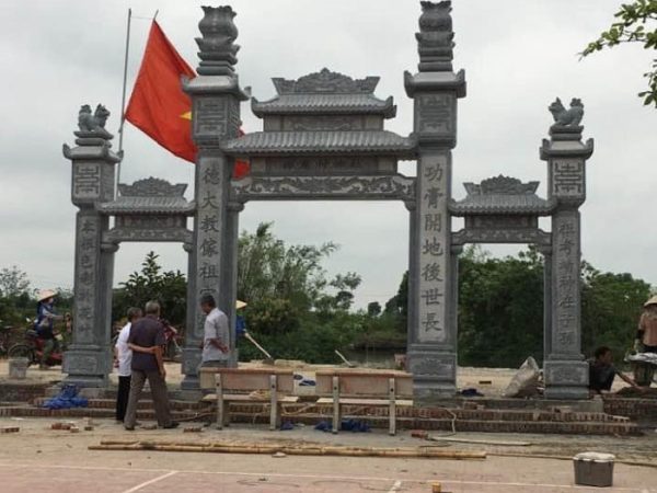 cổng tam quan đá