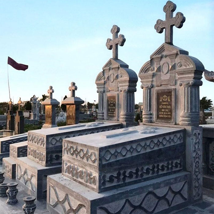 Mẫu mộ công giáo đôi thi công bởi Đá Mỹ Nghệ 35 Ninh Bình