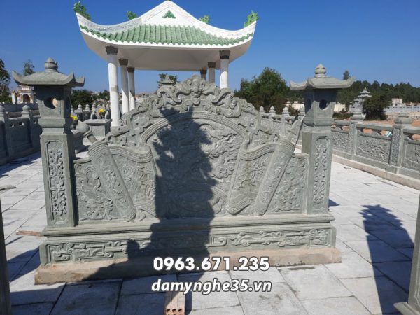 Cuốn thư đá Nhà mồ tại Cà Mau