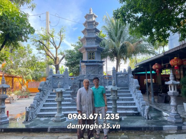 Xây Mộ tháp đá phật giáo Miền Tây