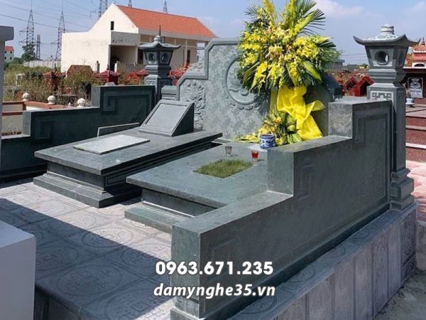 Mẫu Mộ đá đôi đá xanh rêu nguyên khối hiện đại, đơn giản