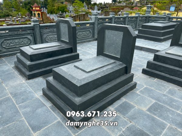 Mộ Đá Xanh Rêu Nguyên Khối - Mẫu Mộ Đẹp cho Khu Lăng Mộ Gia Đình