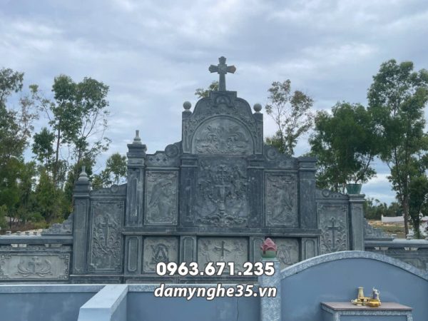 Buc Binh Phong Cong Giao hau banh